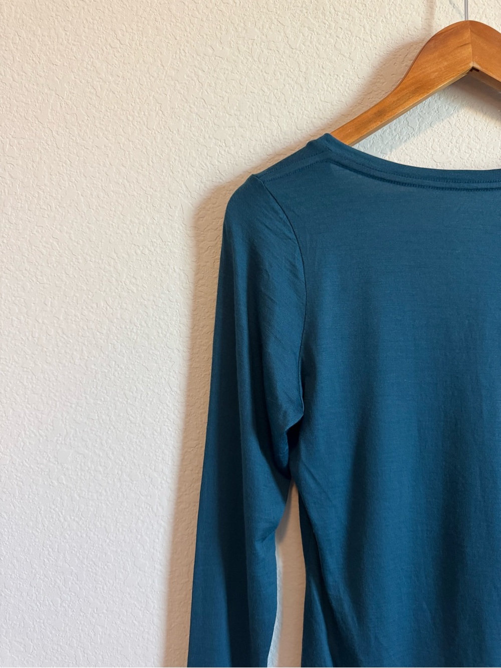 Wool& Melanie Ruched Teal Blue V Neck Long Sleeve Merino Wool Top Size Small - Picture 6 of 6
